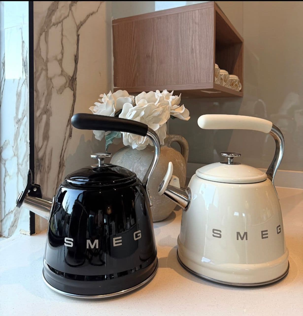 SMEG WHISTLE ELECTRIC KETTLE