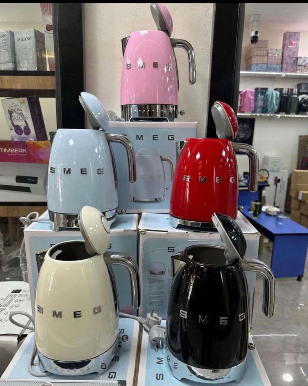 SMEG WHISTLING KETTLE